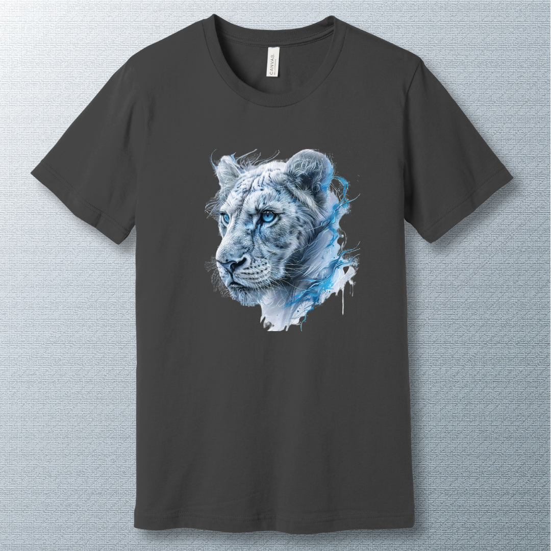 Blue & White lioness - T-shirt