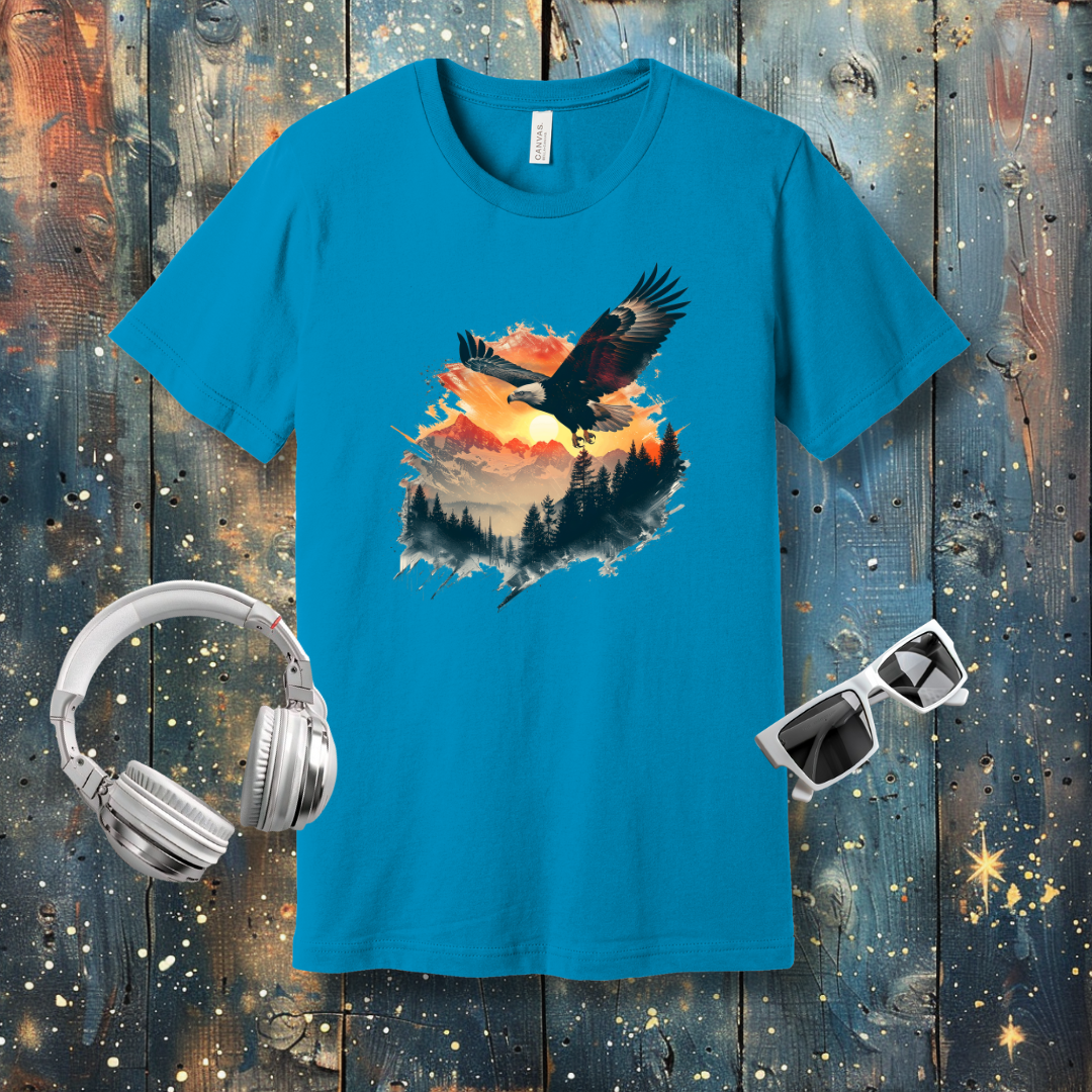 Eagle in the sky, mountains sunset - T-shirt