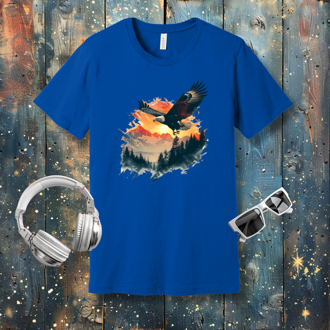 Eagle in the sky, mountains sunset - T-shirt